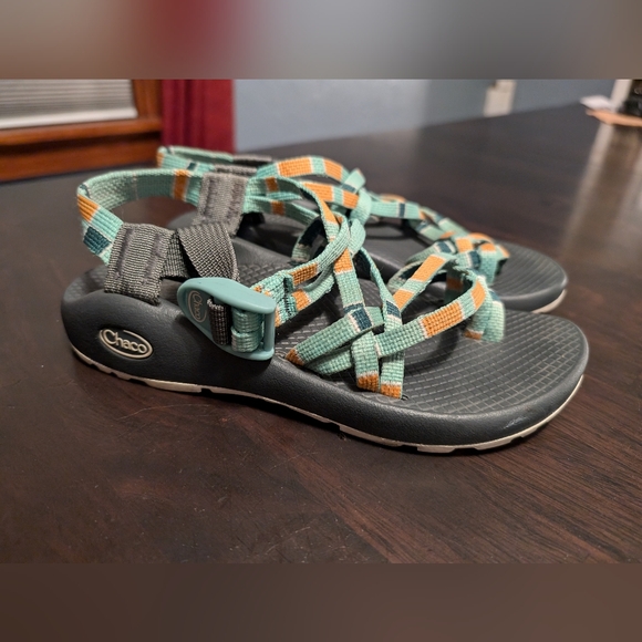 Chaco Women's 6, Green/Orange Woven Double Strap Sandals - Picture 2 of 5